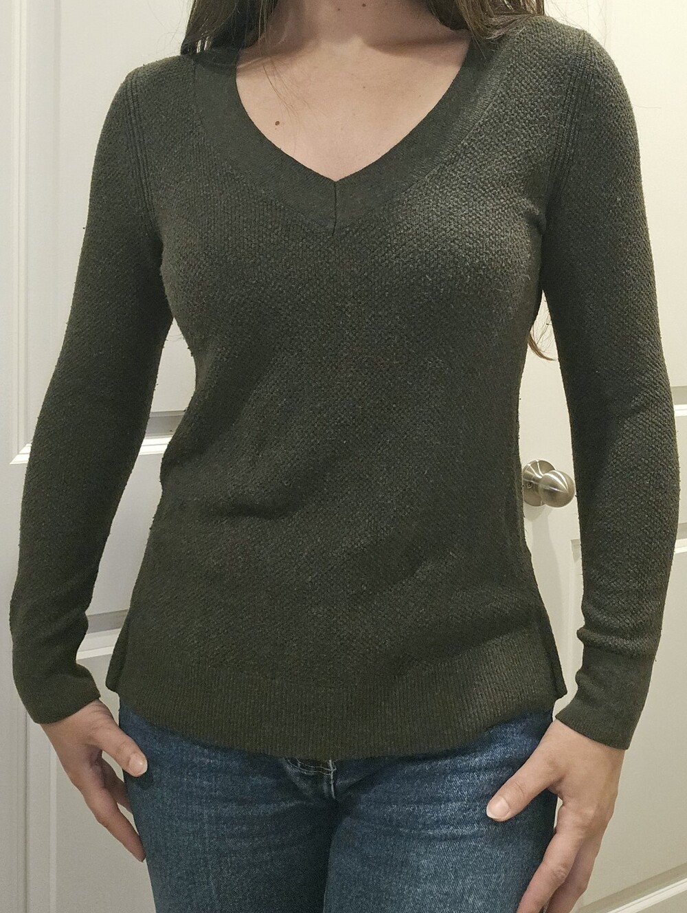 GAP Women's V-Neck Long Sleeve Sweater - Green